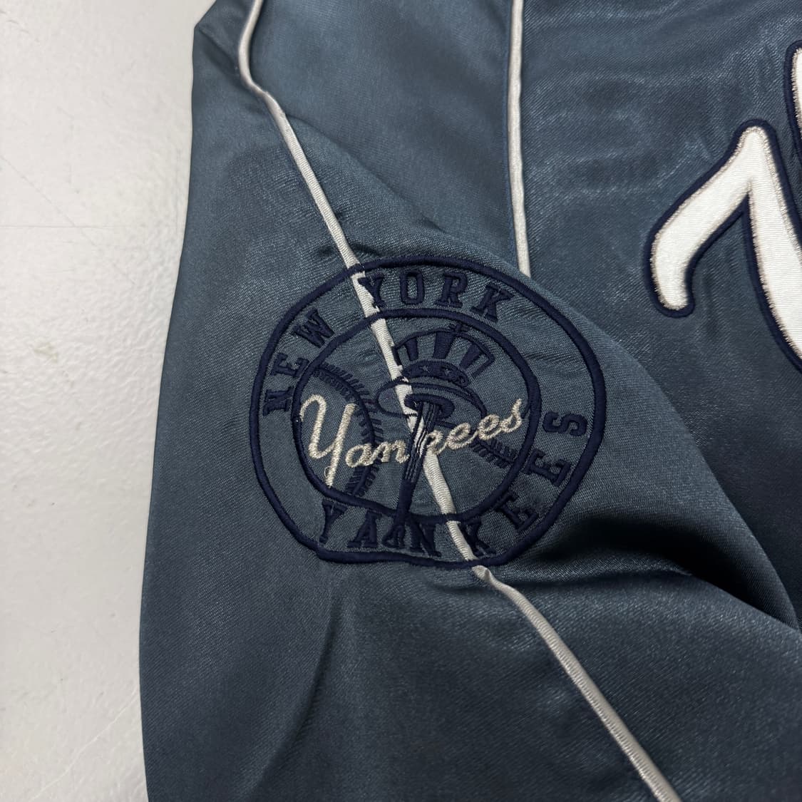MLB 양키스 올드스쿨 사틴 바시티 자켓 상품이미지4