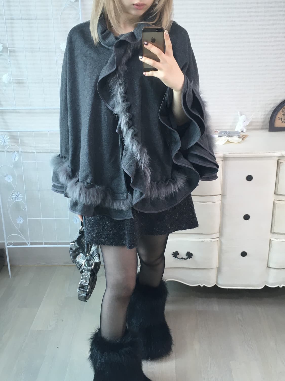 일본빈티지 그레이 퍼 트리밍 케이프 코트 상품이미지1