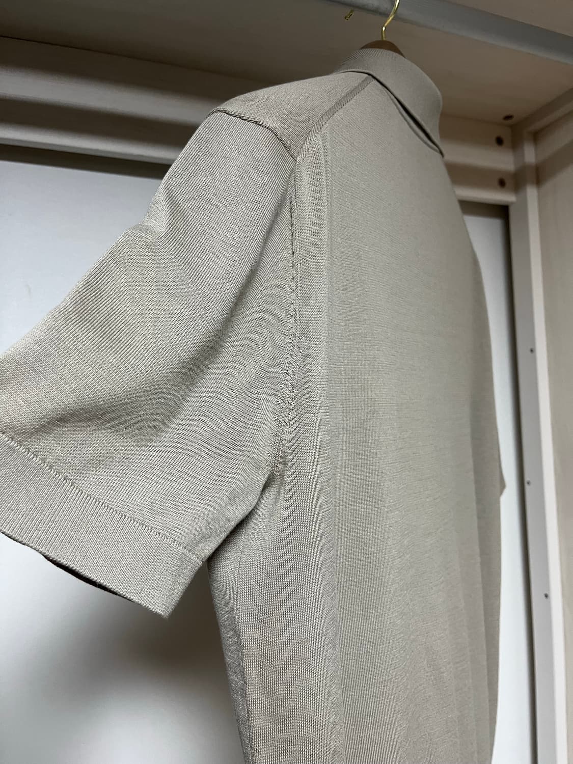 수트서플라이 버튼리스 폴로 반팔 니트 (카키) 상품이미지5