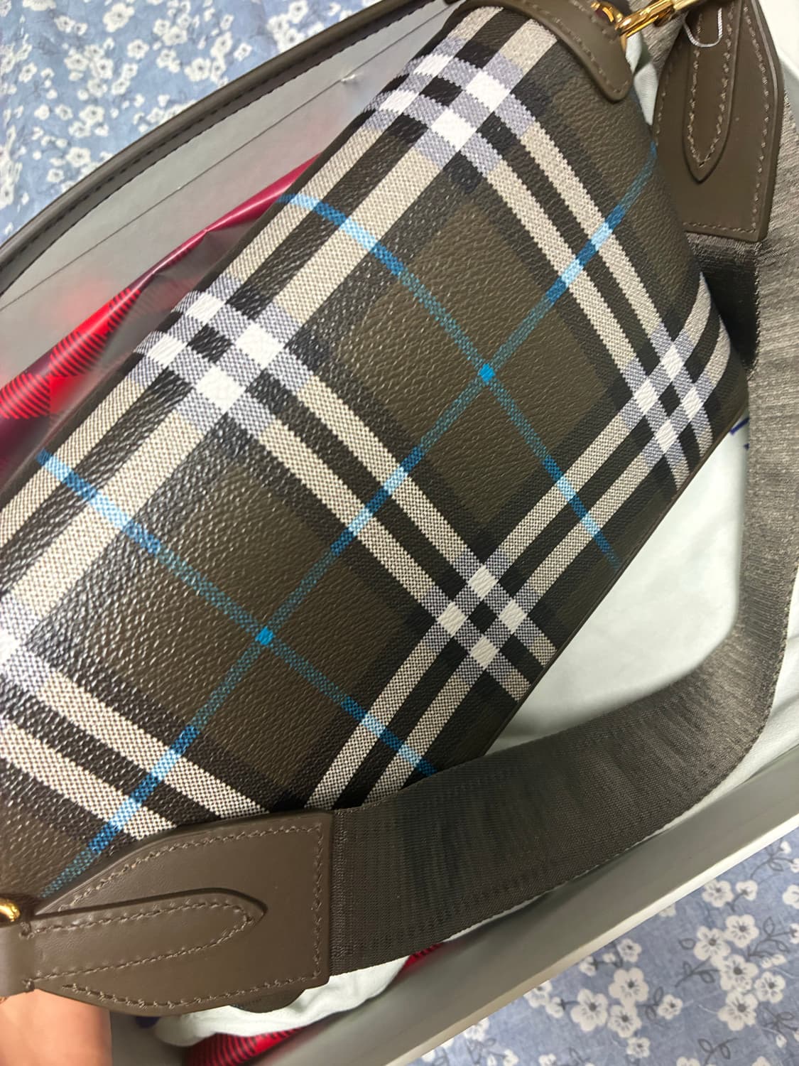 버버리 노트 탑 핸들 스몰 숄더백 상품이미지3