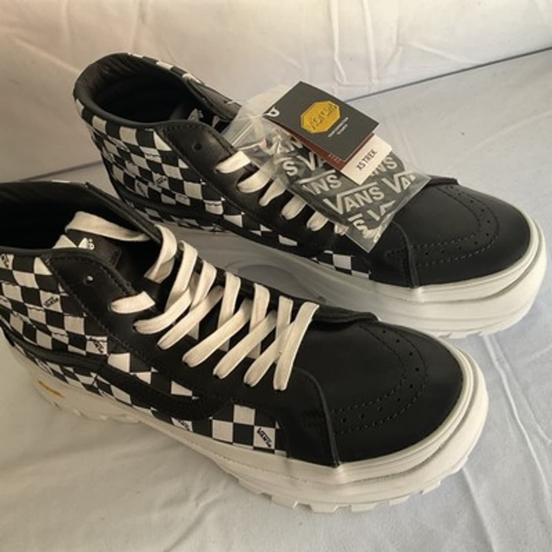 240 반스 비브람 체커 하이 LX 새상품 상품이미지1