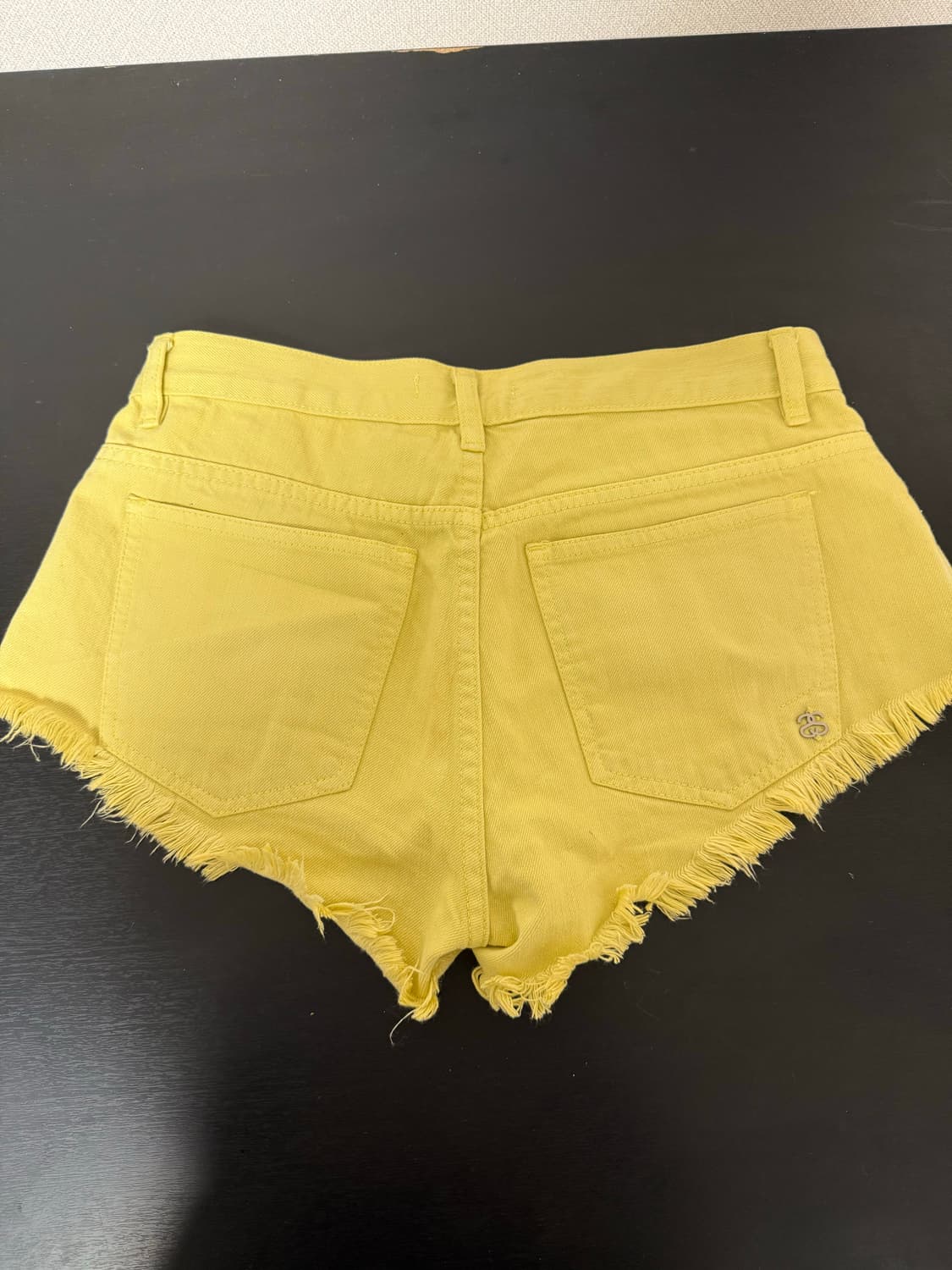 Stussy 옐로우 컷오프 데님 핫팬츠 상품이미지3