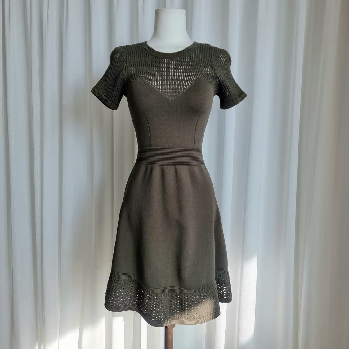 산드로 Sandro 니트 원피스 숏슬리브 진카키 (44-날씬55) 상품이미지1