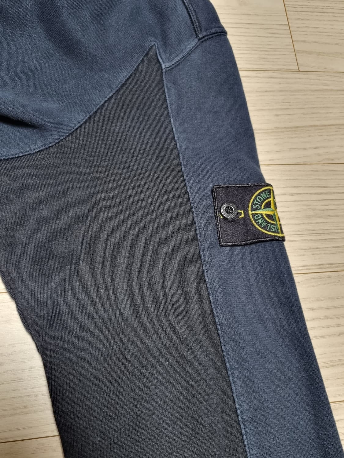 스톤아일랜드 배색 맨투맨 상품이미지5