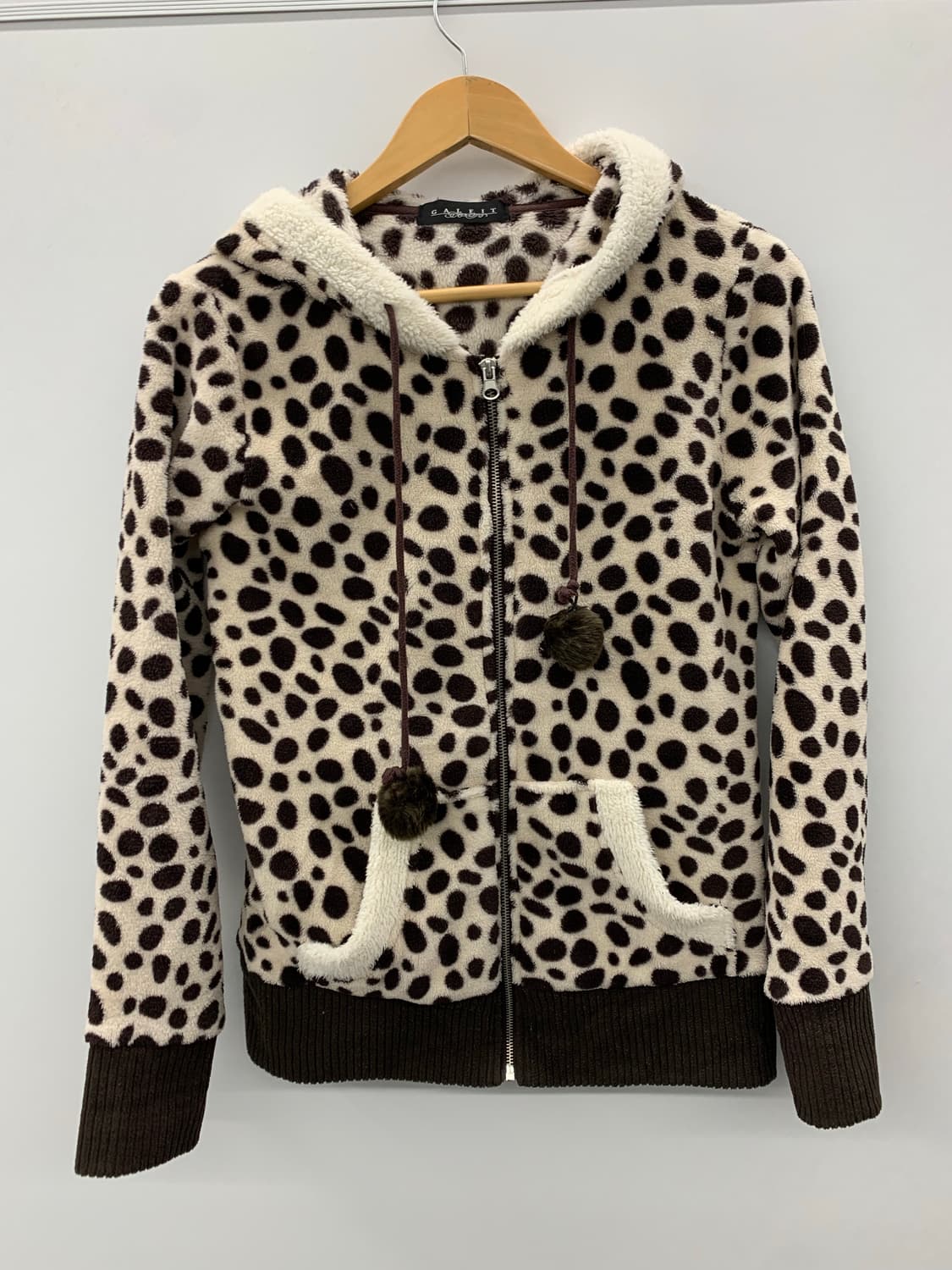 갸루 애니멀 패턴 폼폼이 수면 후드집업 상품이미지4