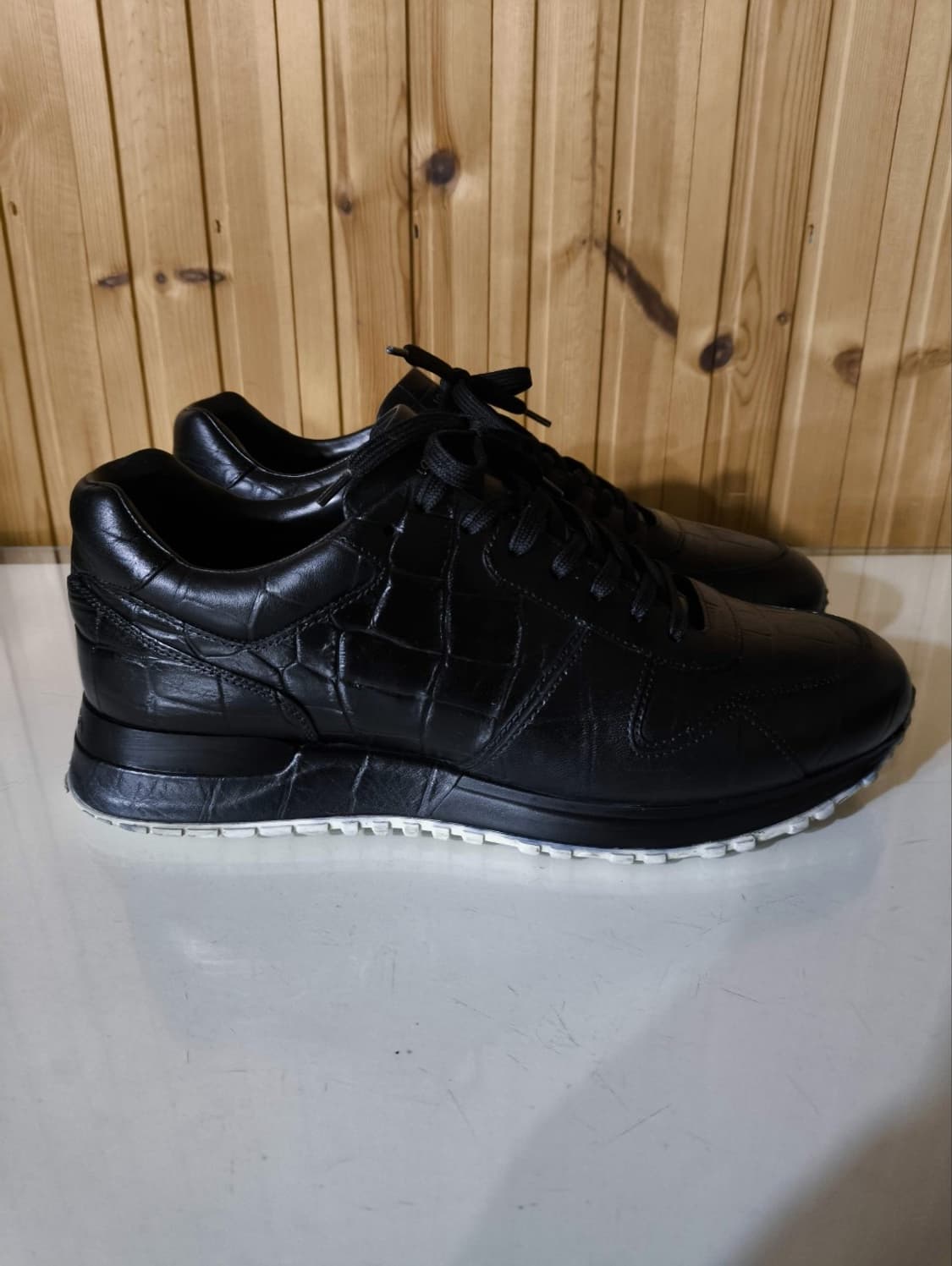 255mm 6.5 루이비통 런어웨이 레더 스니커즈  상품이미지2