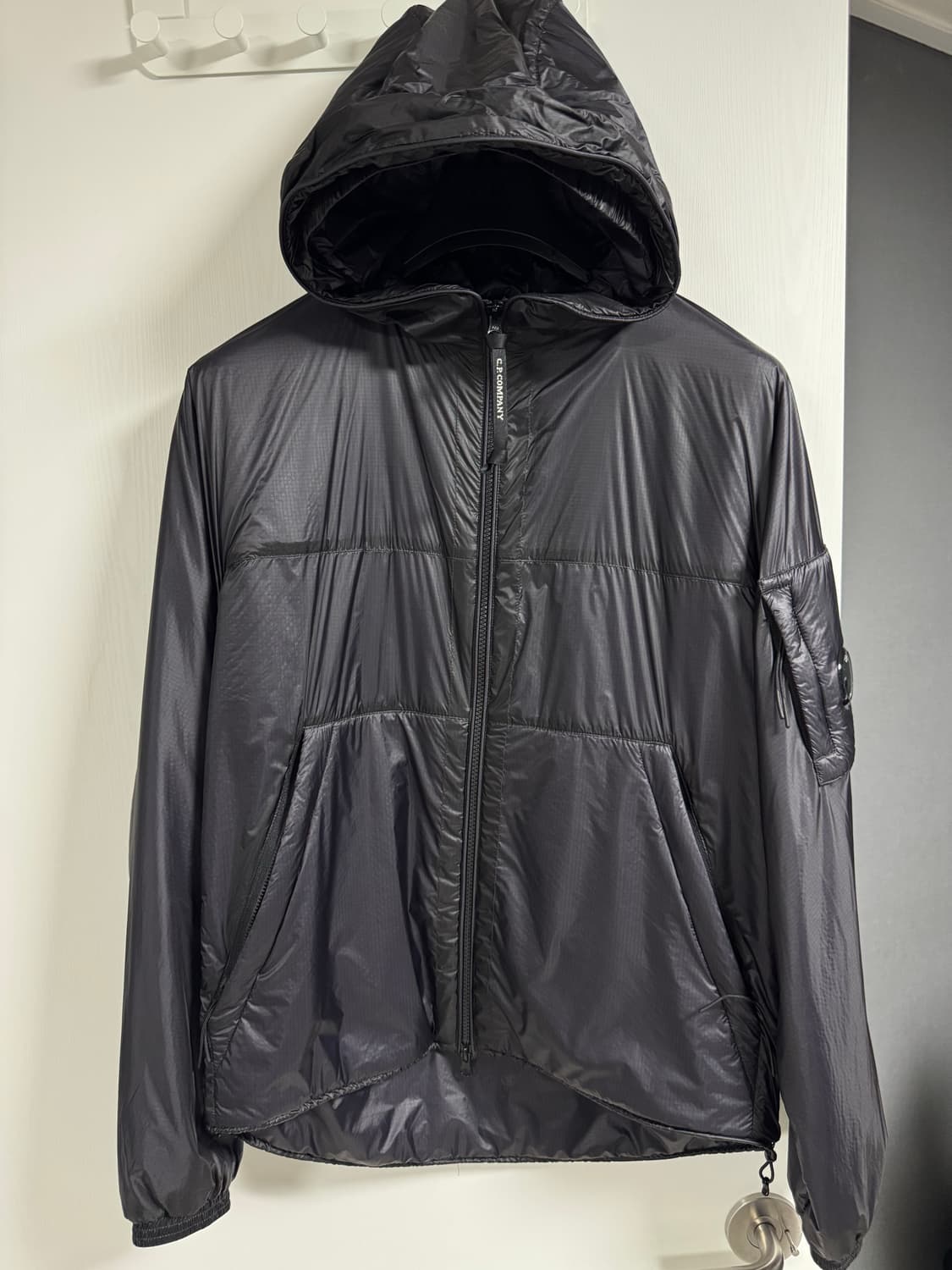 cp컴퍼니 24fw 나다쉘 경량패딩M 상품이미지5