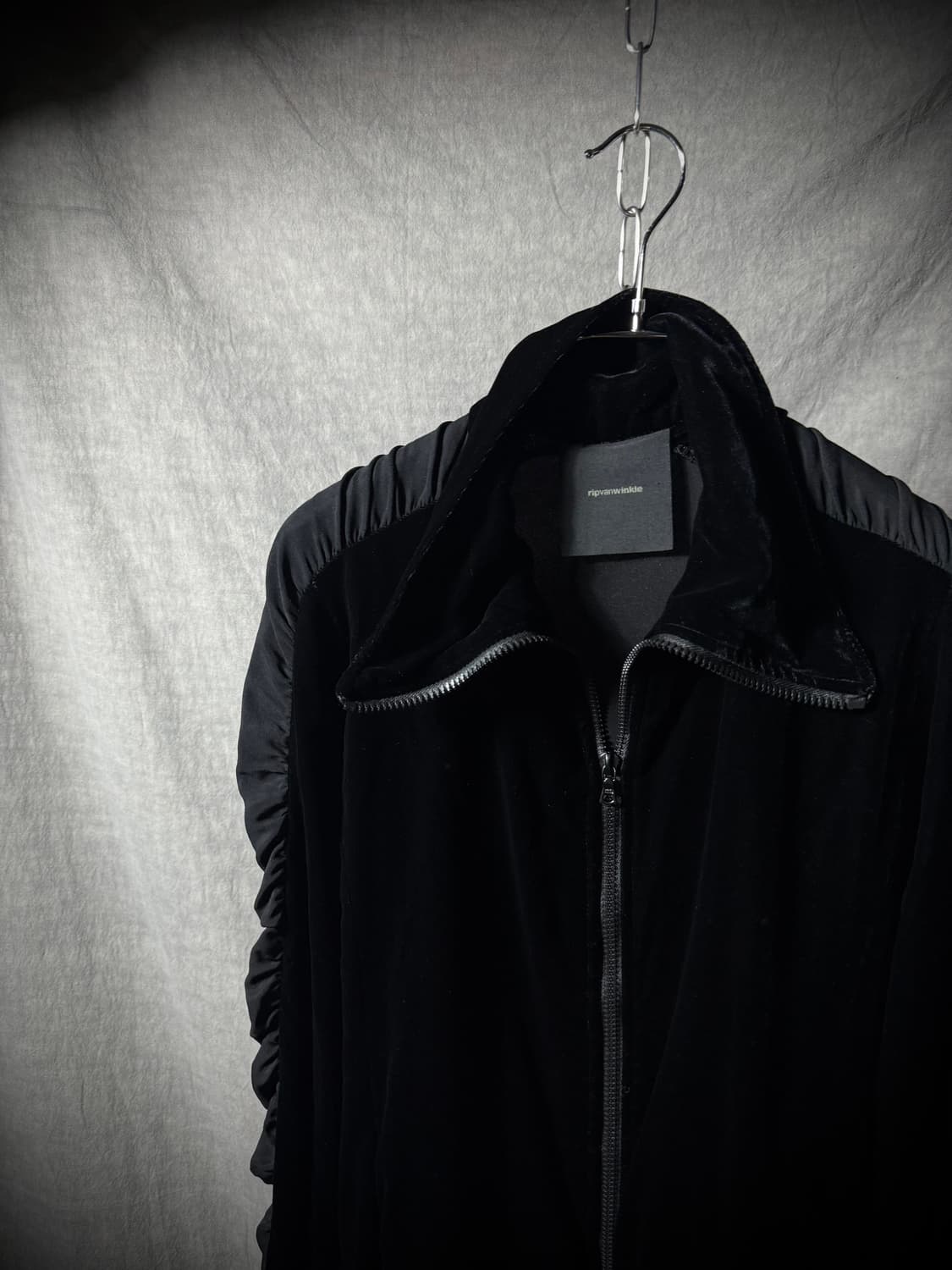 Ripvanwinkle Velour Gathered Arm Zip  상품이미지3