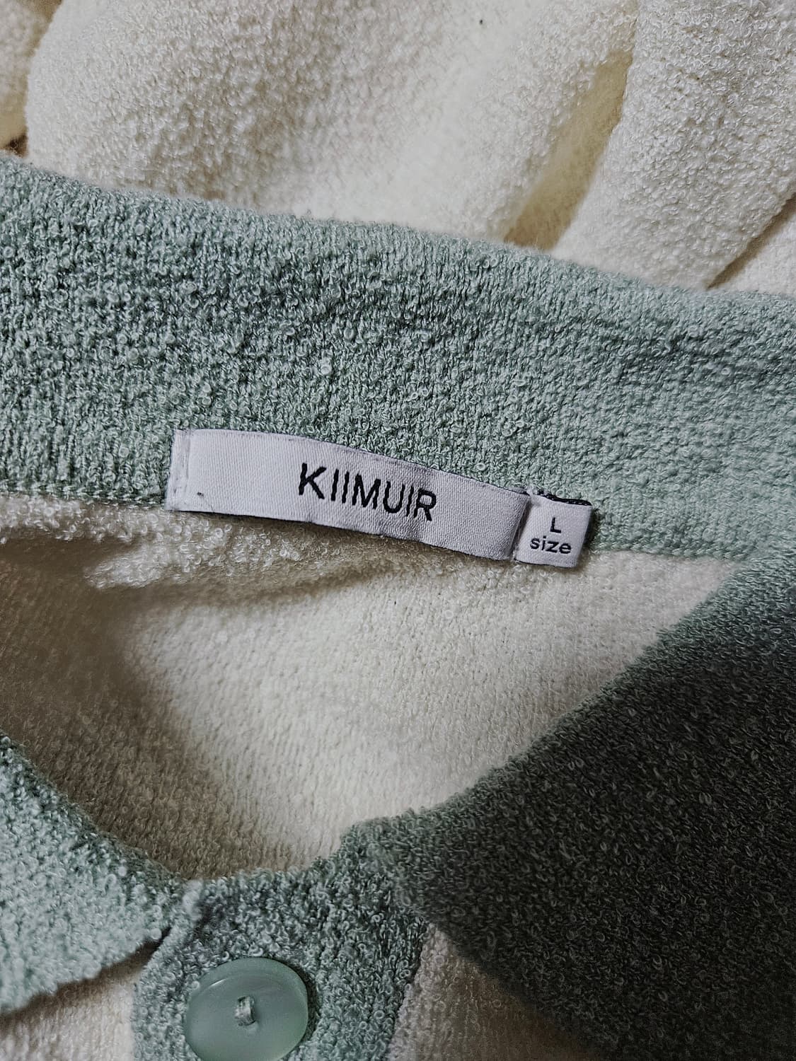 오버핏 부클 오픈 카라 배색 니트 상품이미지3