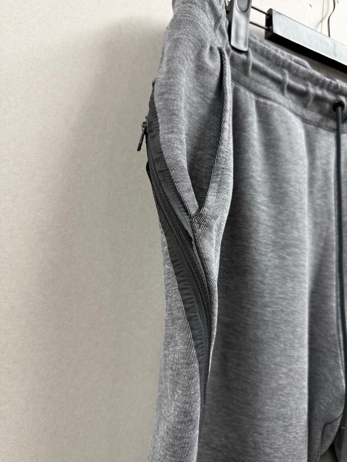 남성 xxl / 나이키 퓨추라 테크팩 조거팬츠 차콜 상품이미지4