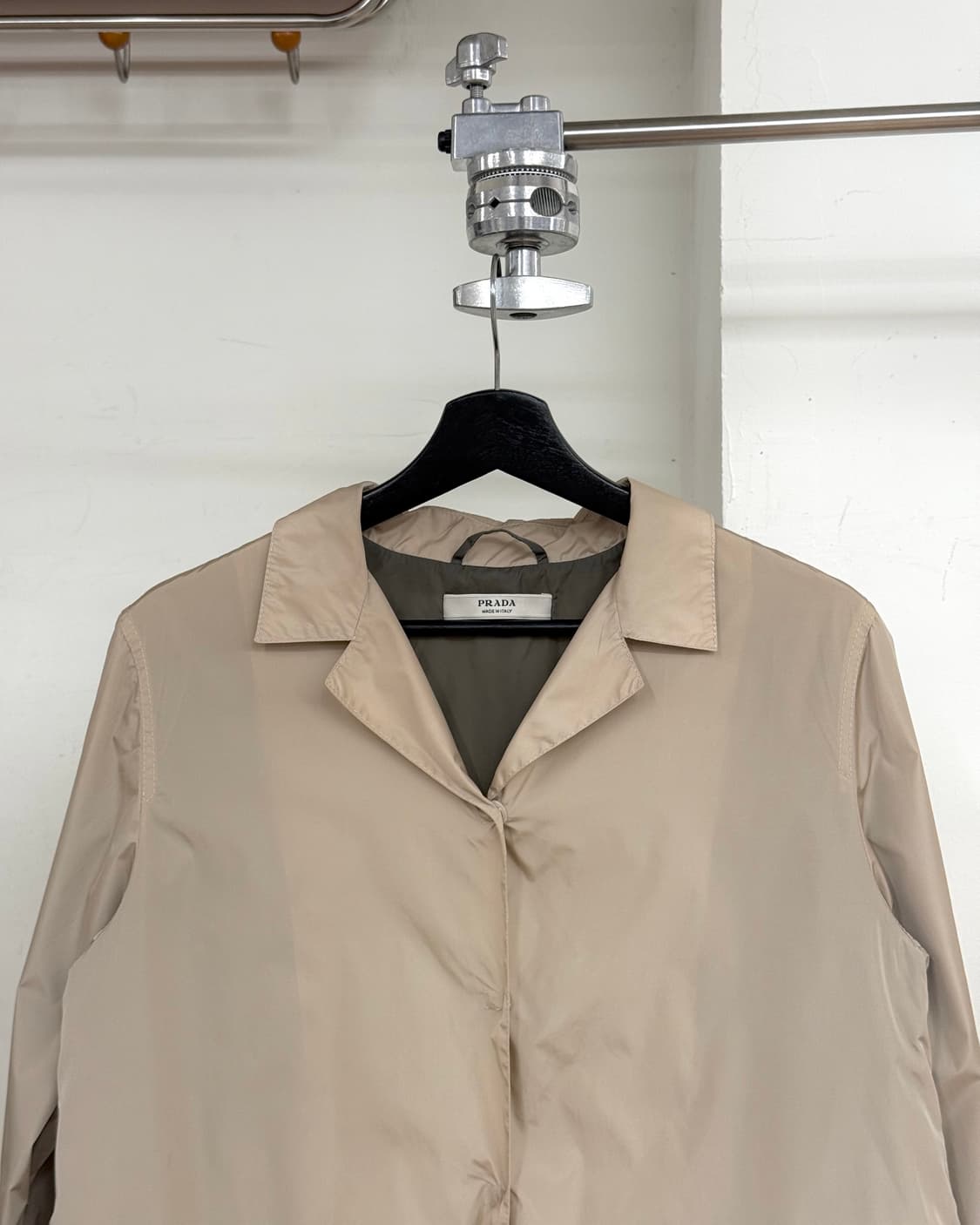 프라다 베이지 테크니컬 자켓 상품이미지2
