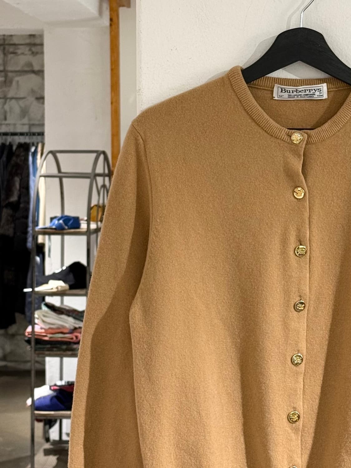 버버리 베이지 램스울 골드 버튼 니트 가디건 상품이미지2