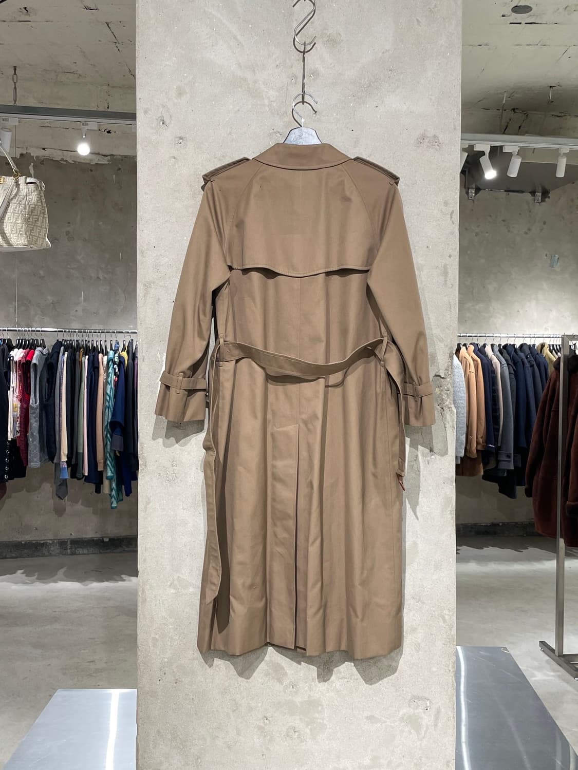 버버리 베이지 히든 버튼 벨티드 코트  상품이미지6