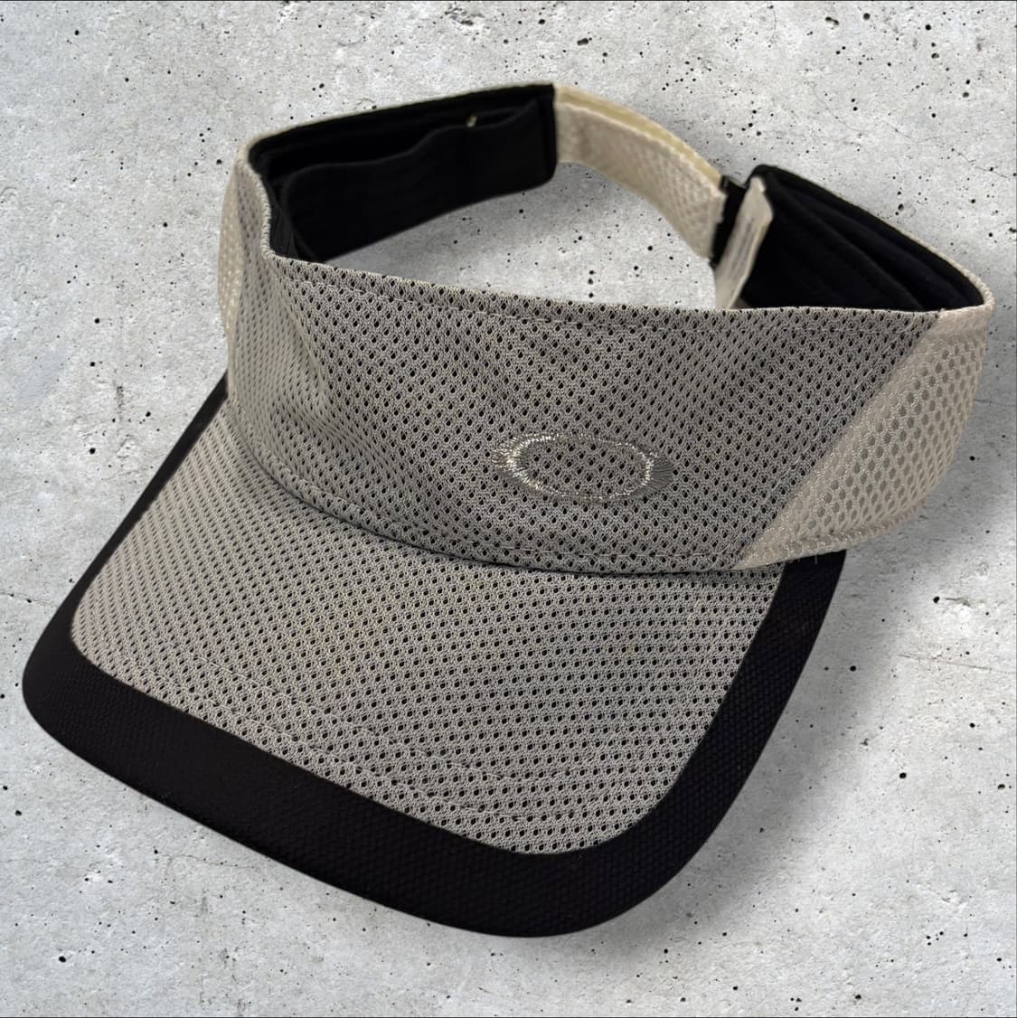 오클리 메쉬 썬캡 그레이 블랙 상품이미지1