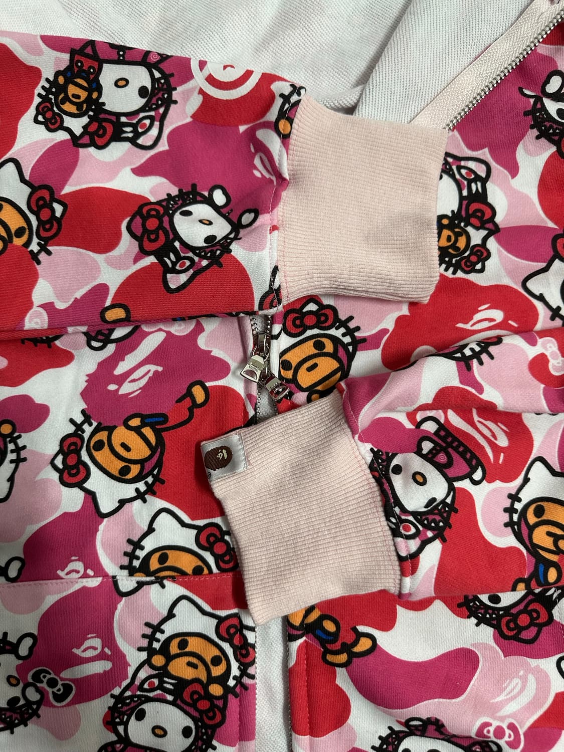 베이프 핑크 카모 헬로키티 샤크 후드집업 상품이미지4