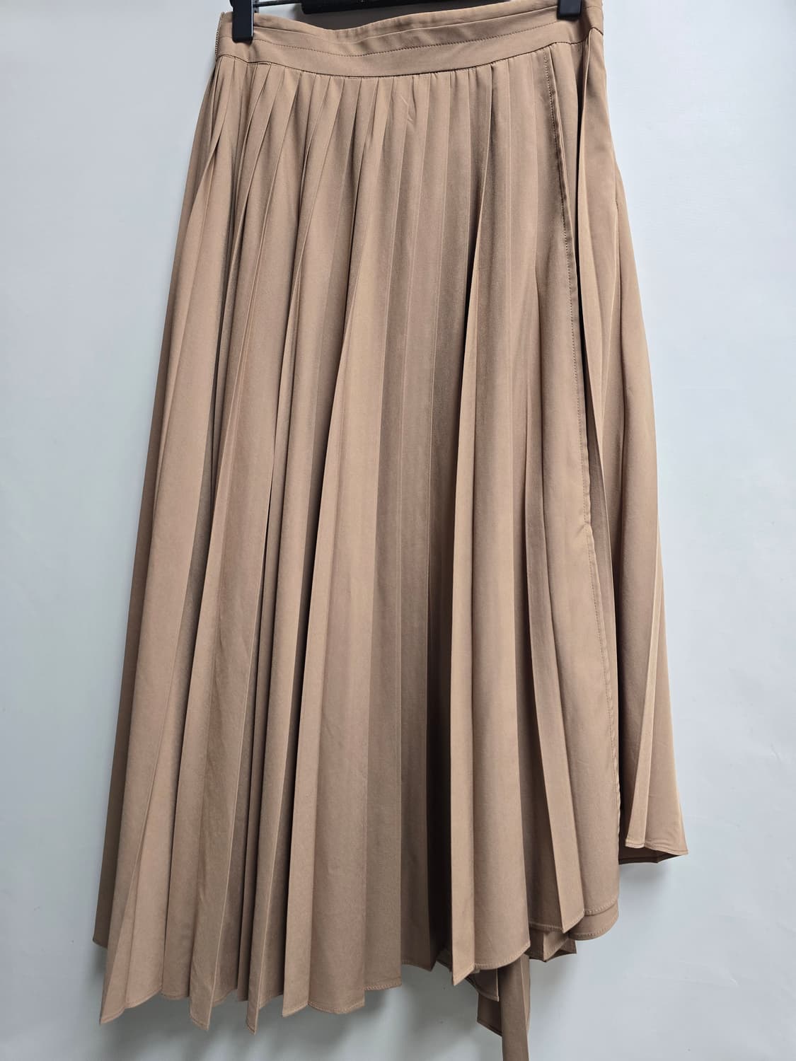 온앤몬 플리츠 언발 롱 스커트 1 상품이미지3
