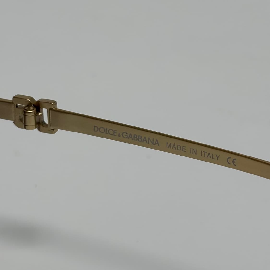 돌체앤가바나 골드 메탈 에비에이터 선글라스 (DG2001) 상품이미지7