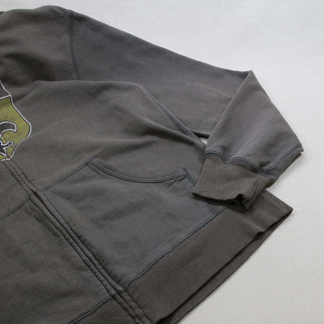 (착용컷) Reebok 스웻 후드 집업 (남성용 100) 상품이미지6