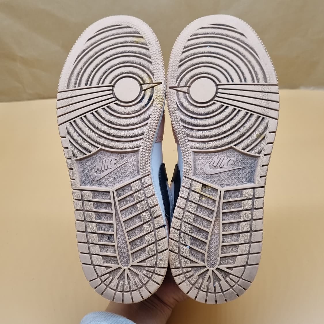 나이키 조던 로우 아크틱핑크 운동화 225. 상품이미지3