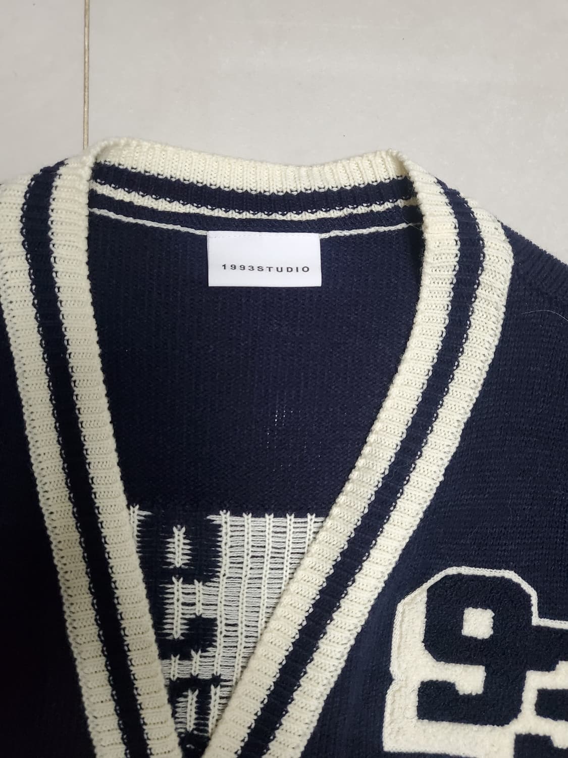 1993스튜디오 네이비 배색 가디건 FREE 상품이미지2