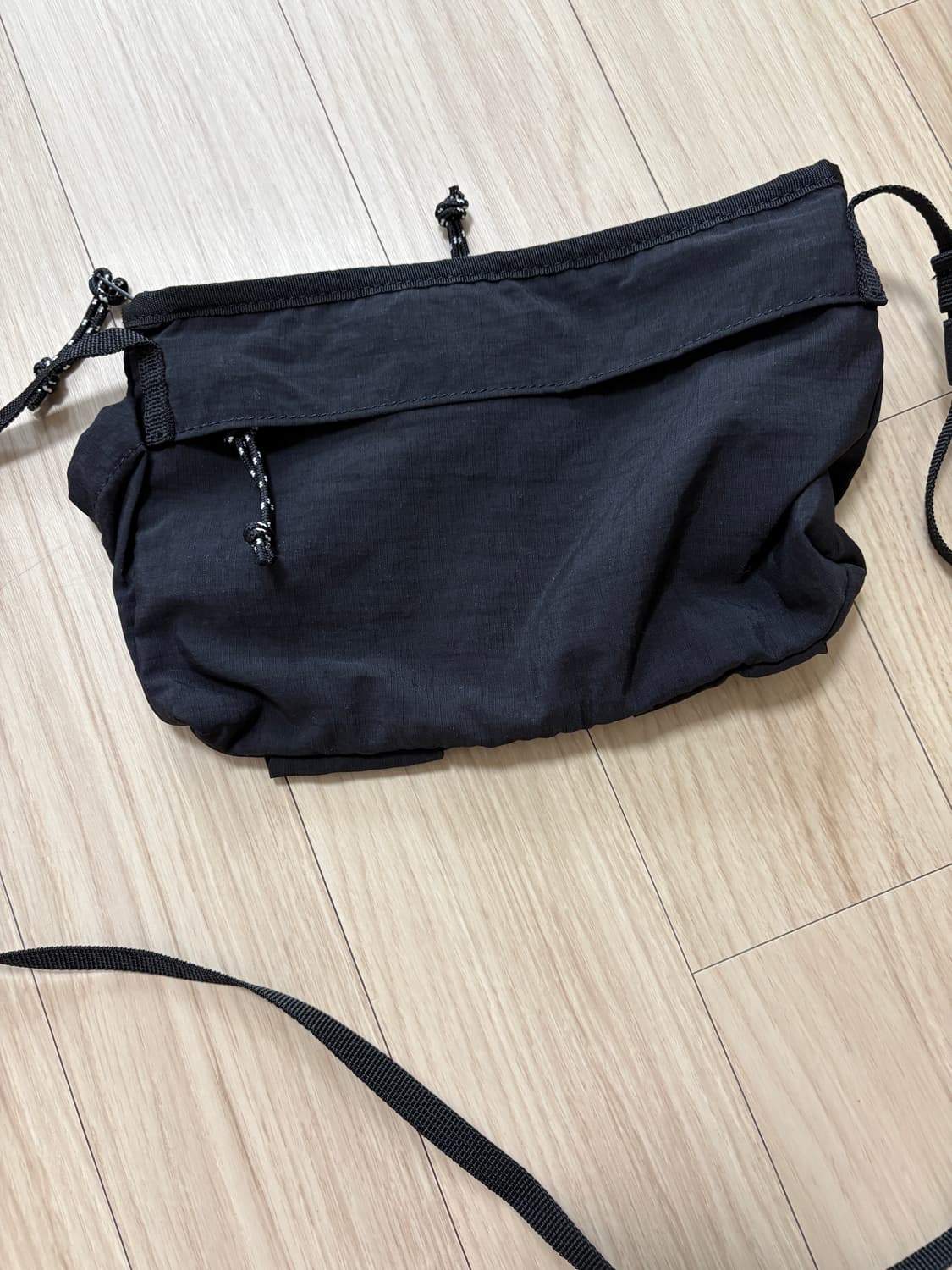 패리티 숄더백 블랙 미사용 상품이미지4