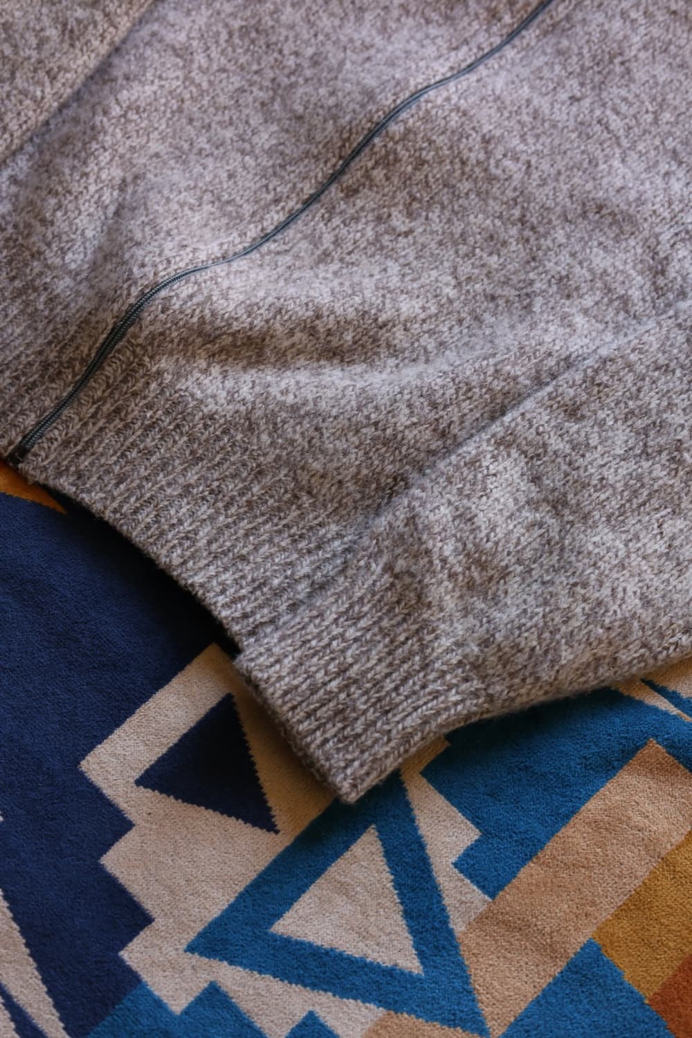 엘엘빈 80s 하이넥 울 니트 가디건 상품이미지5