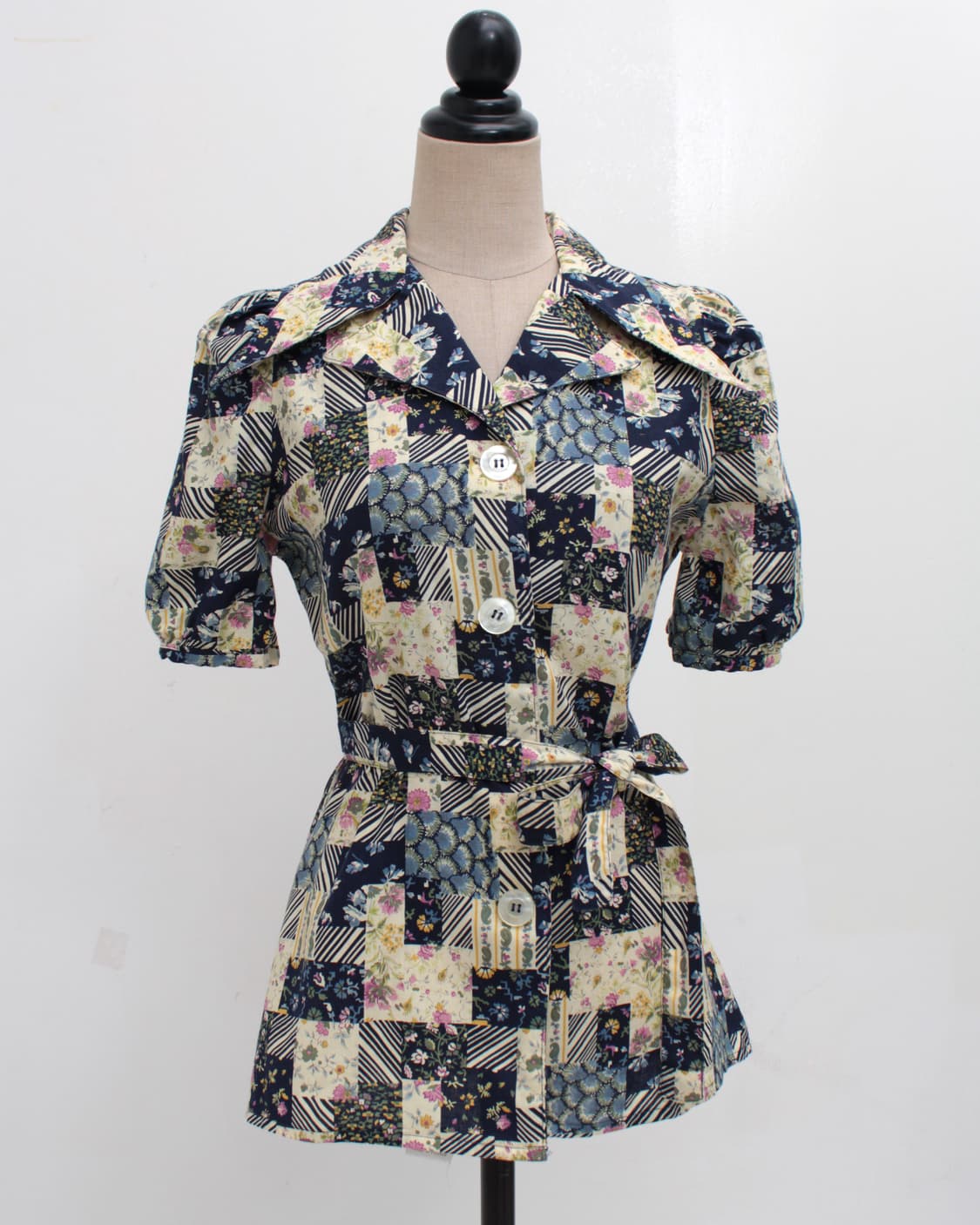 유럽 빈티지 프랑스 플라워 네이비 패치워크 스트랩 코튼 블라우스 상품이미지3