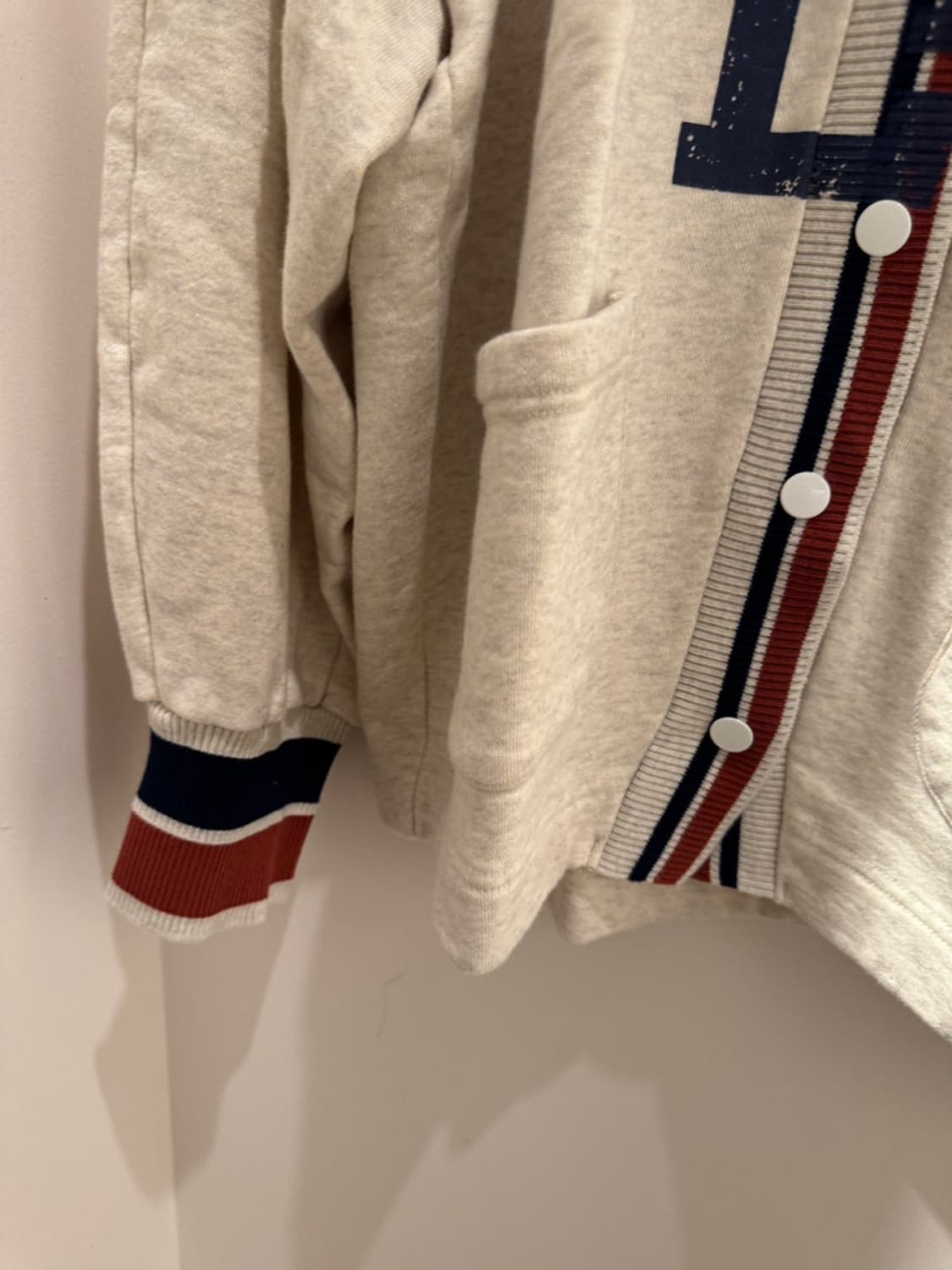 (새상품) 카레지 로고 프린트 폴라 가디건 상품이미지4