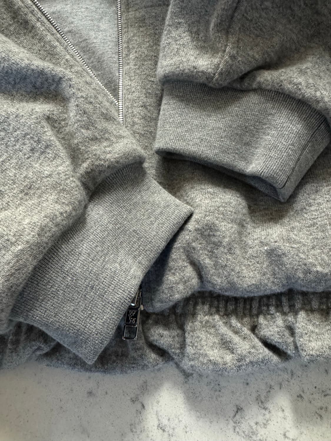 우영미 25fw 그레이 니티드 후드 집업 상품이미지8