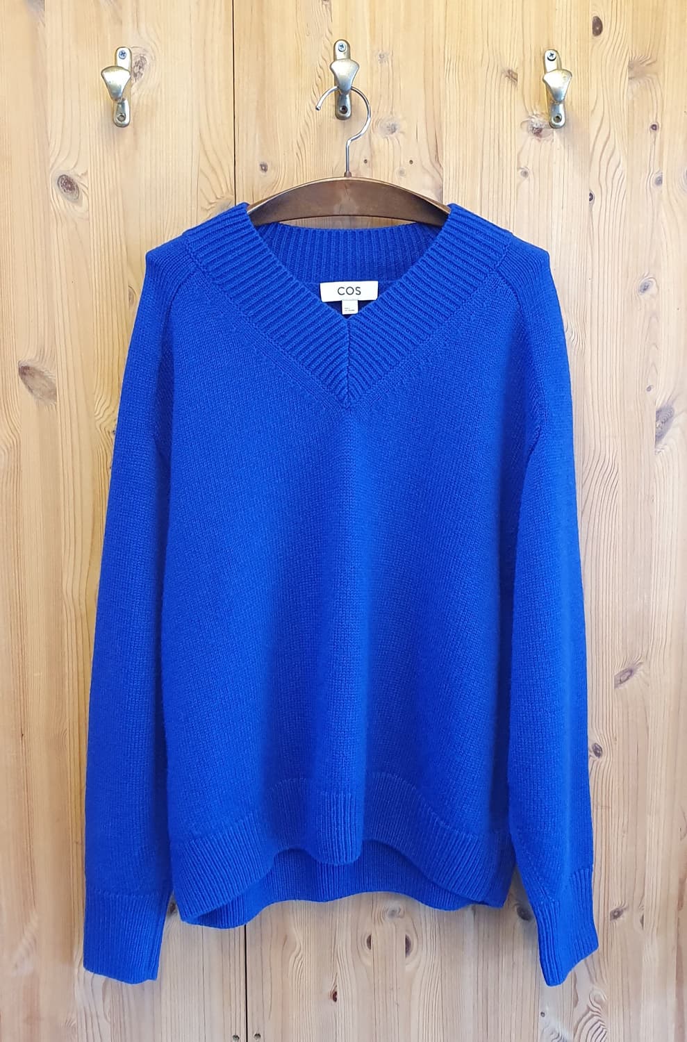 77/88.COS 브이넥 박스니트 상품이미지1