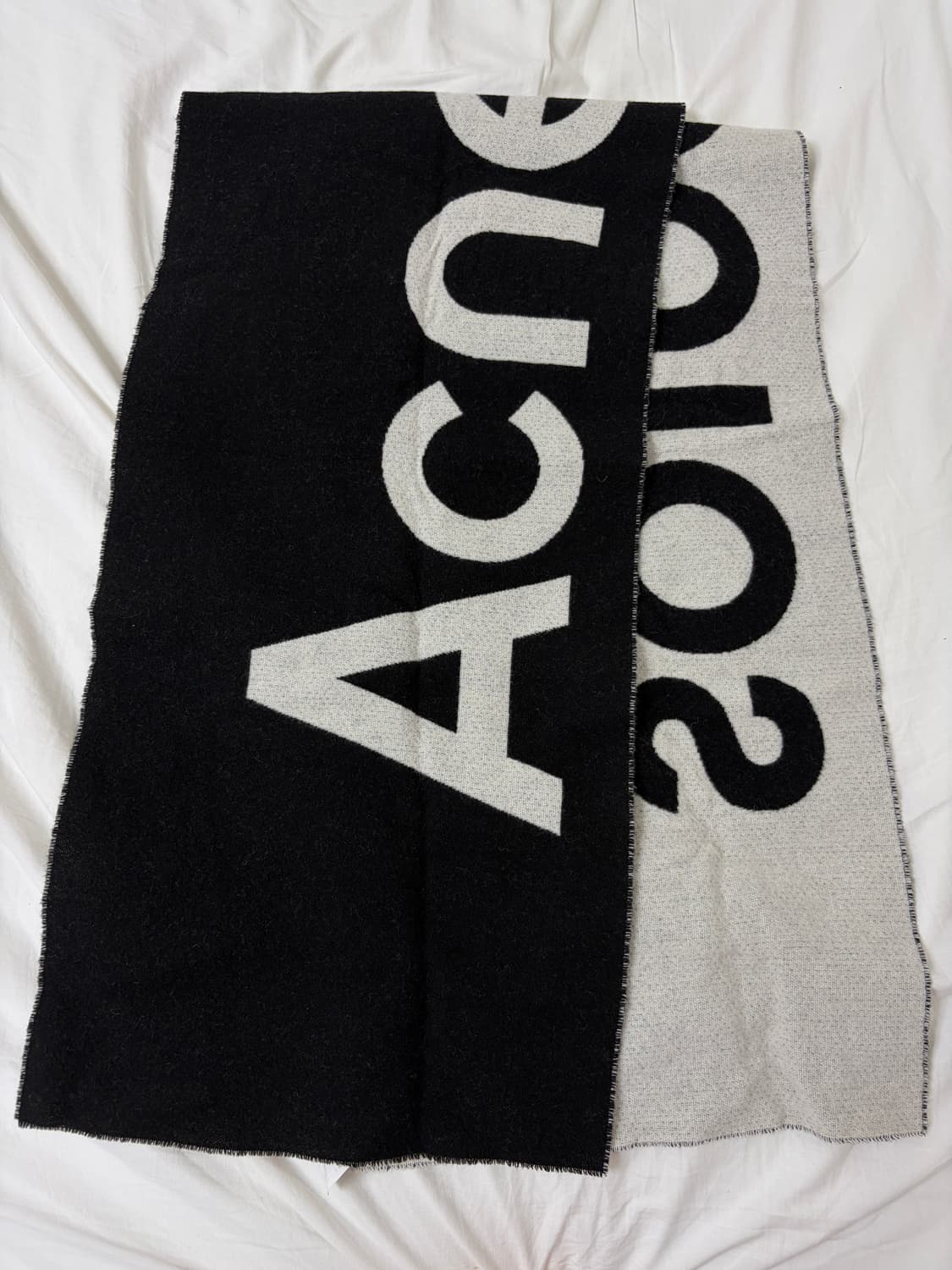 아크네 스튜디오 자카드 로고 머플러 택포 8 상품이미지3