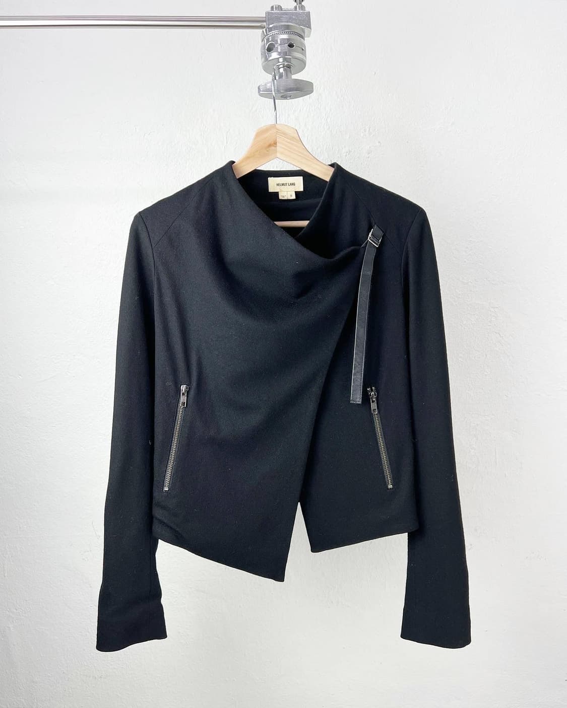 헬무트랭 블랙 울 벨티드 랩 가디건  상품이미지1