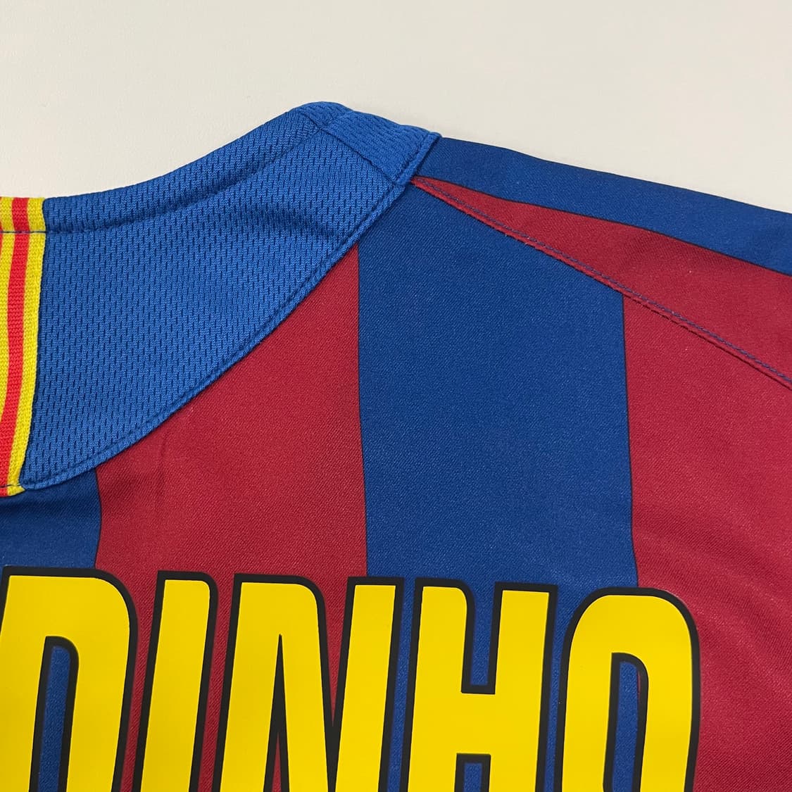 05-06 바르셀로나 홈 호나우지뉴 유니폼 상품이미지3