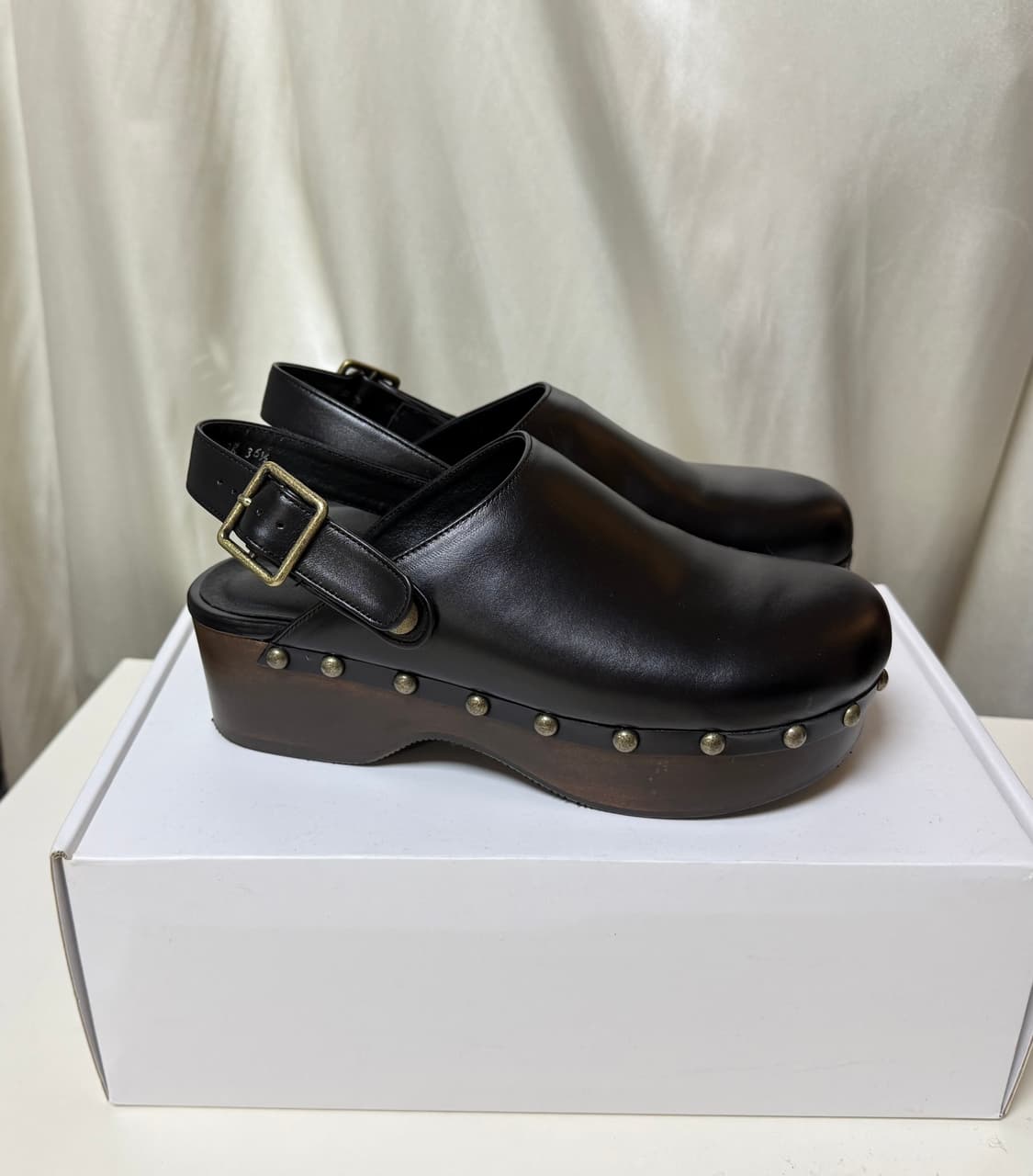 NEUTE 누트 발렌티나 레더 클로그 뮬 (블랙) 235mm 상품이미지1