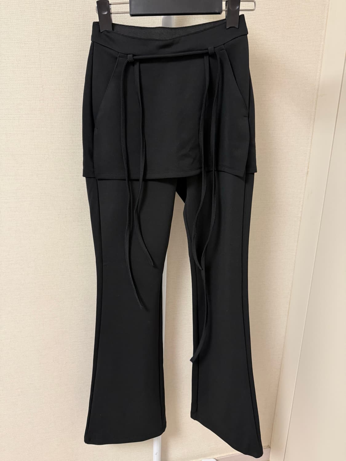 헬레네파리스 셔링 레이어드 스커트 부츠컷 팬츠 [블랙] 상품이미지2