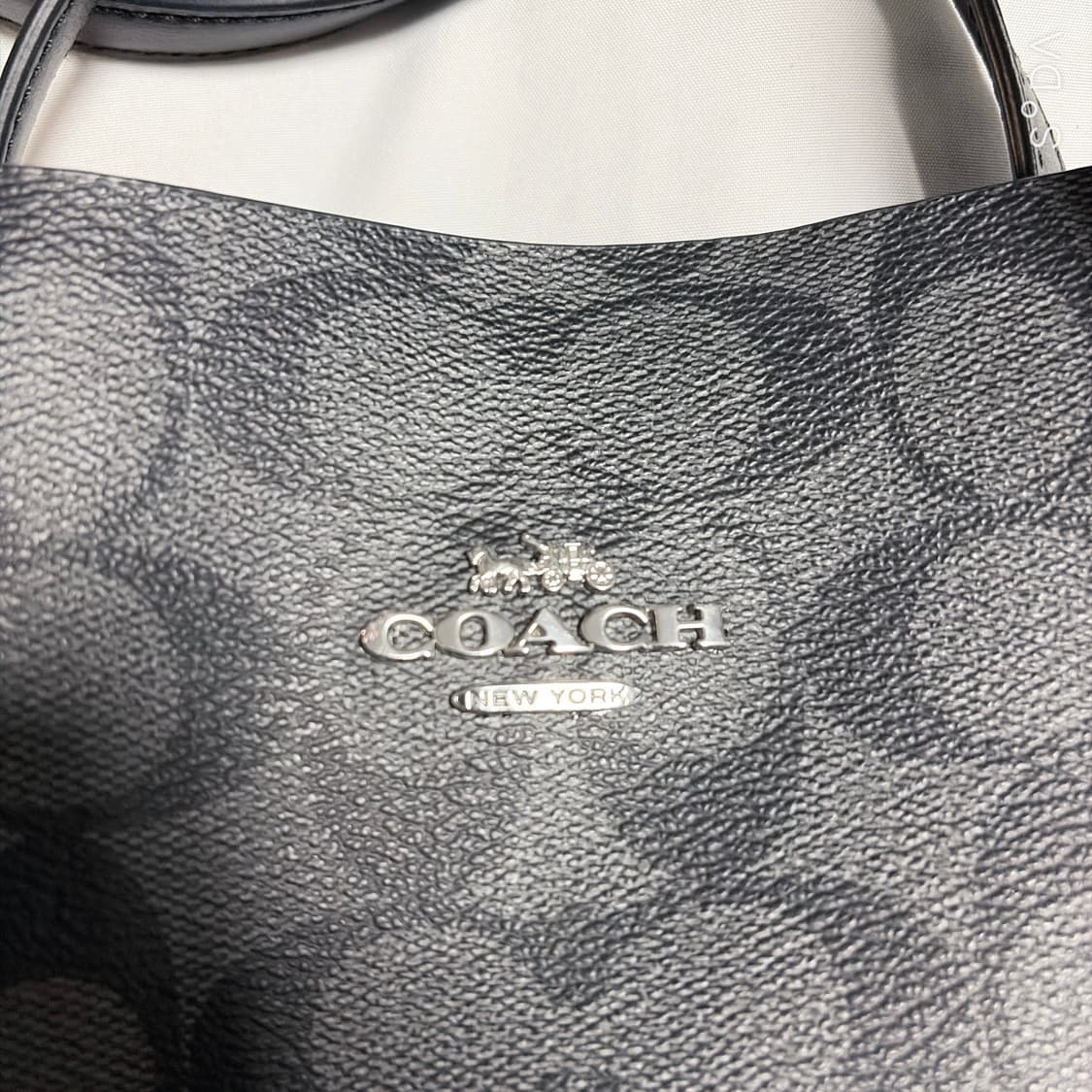 코치 시그니처 블랙 숄더백 상품이미지6