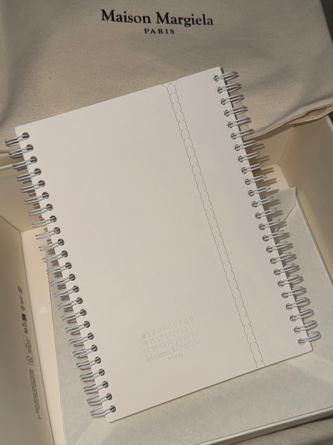 메종마르지엘라 파리 매장 비매품 공책 상품이미지1