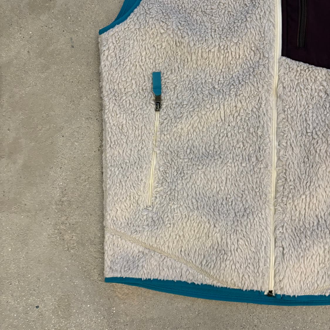 파타고니아 네츄럴/블루/버건디 클래식 레트로 X 베스트 상품이미지3