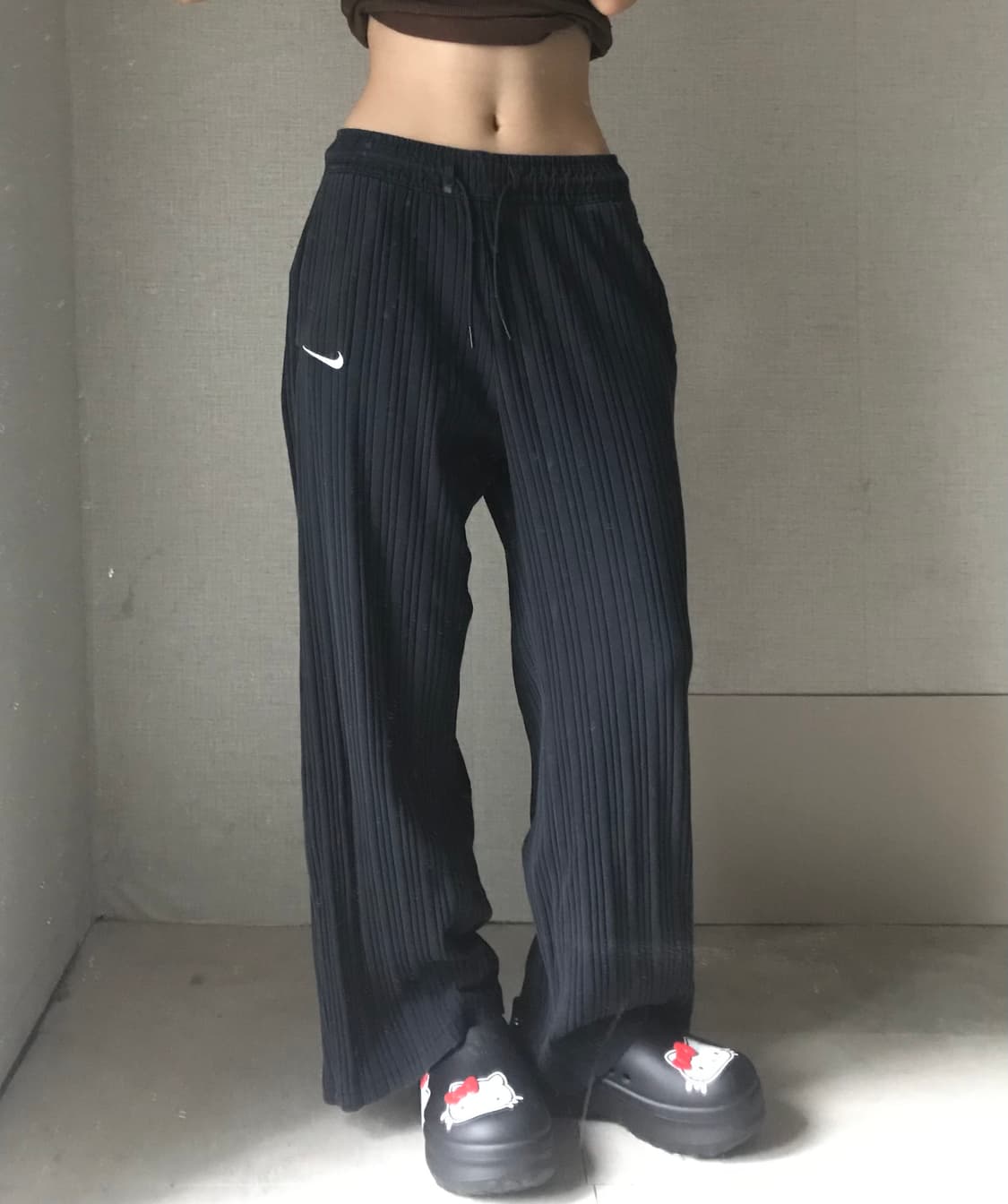 나이키 블랙 와이드핏 트레이닝팬츠 상품이미지3