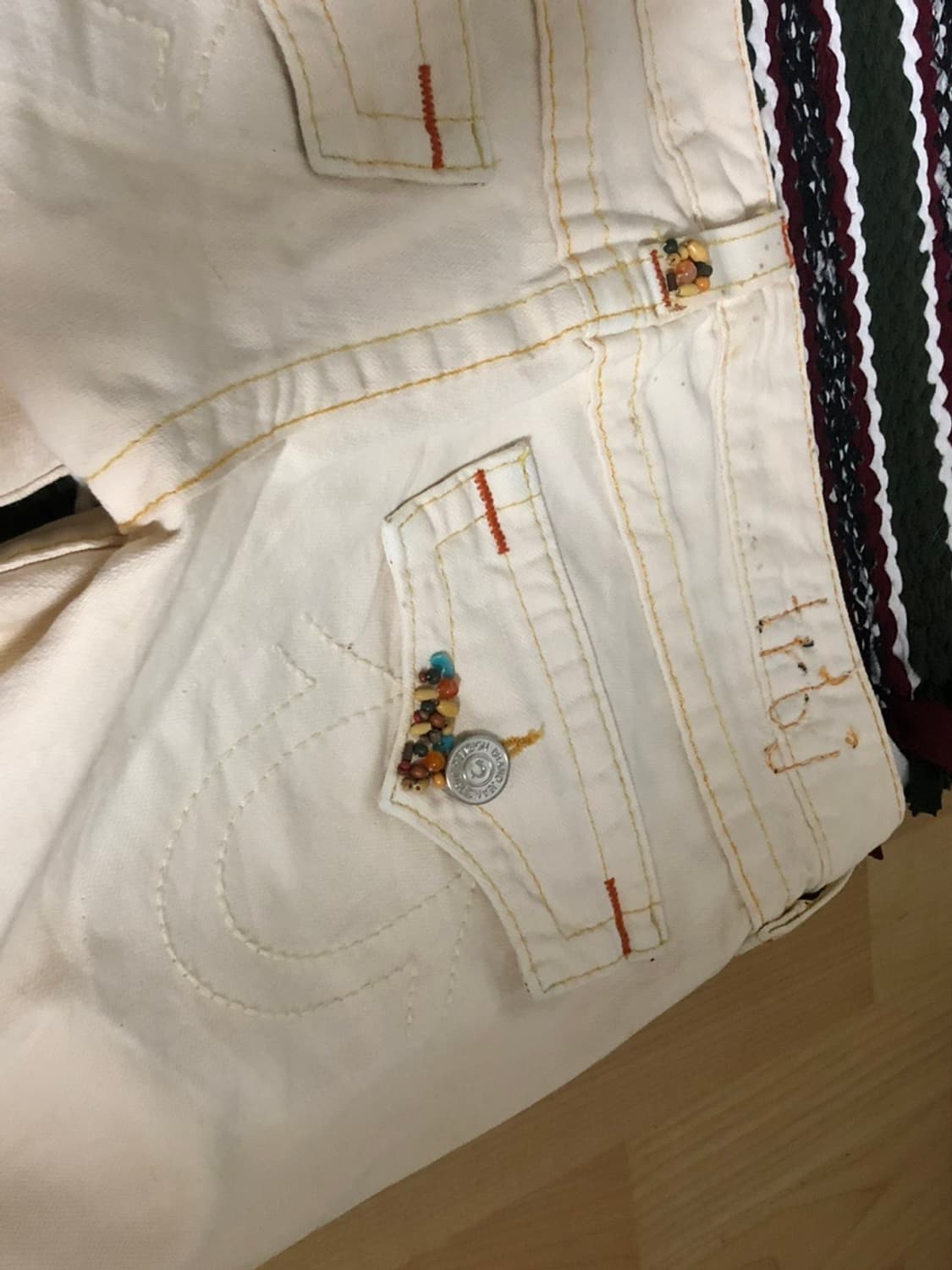 True Religion Low-Waist Capri Pants 상품이미지3