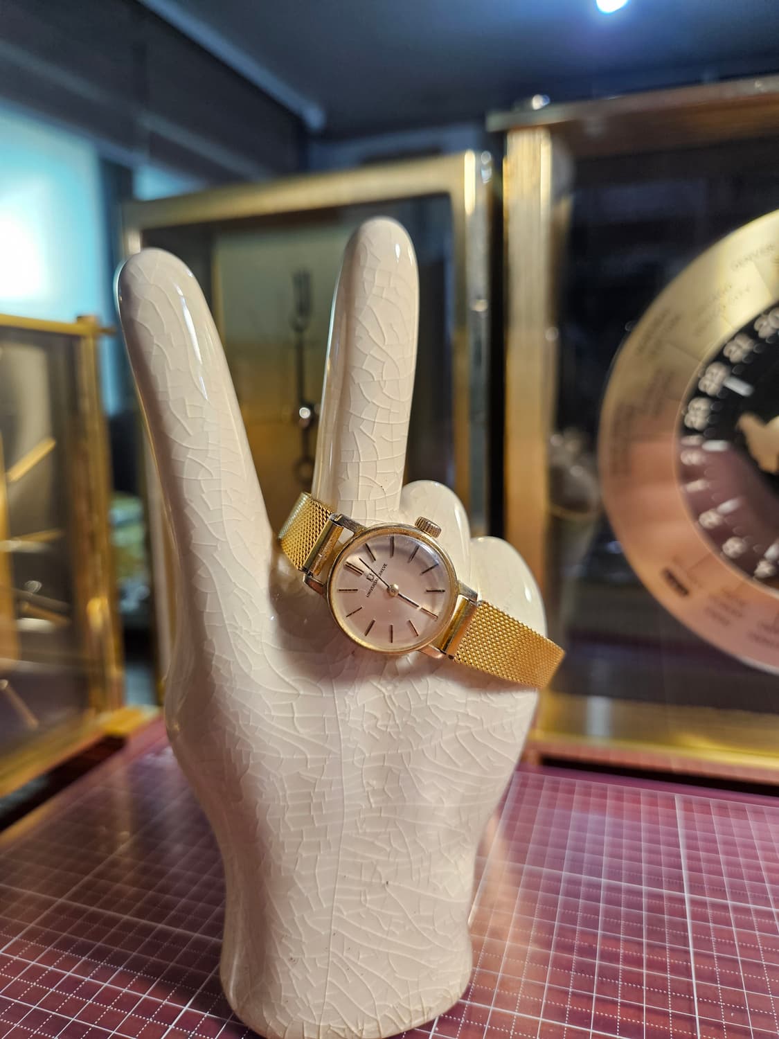 유니버셜제네브  빈티지수동 핸드와인딩 금장 여성 시계  상품이미지1