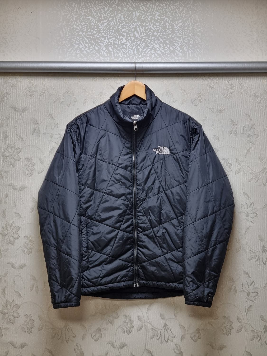 [m/95] 노스페이스 남성 퀼팅 경량패딩 블랙 상품이미지1