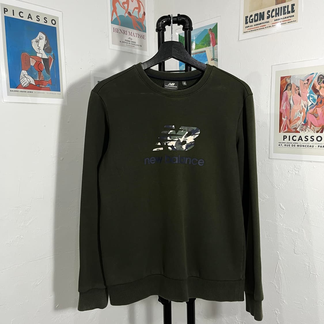 뉴발란스 카모프린팅 로고 맨투맼 상품이미지1