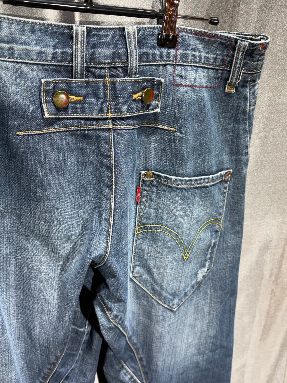 31in 리바이스 엔지니어드 벨티드 워싱데미지 데님팬츠 상품이미지5