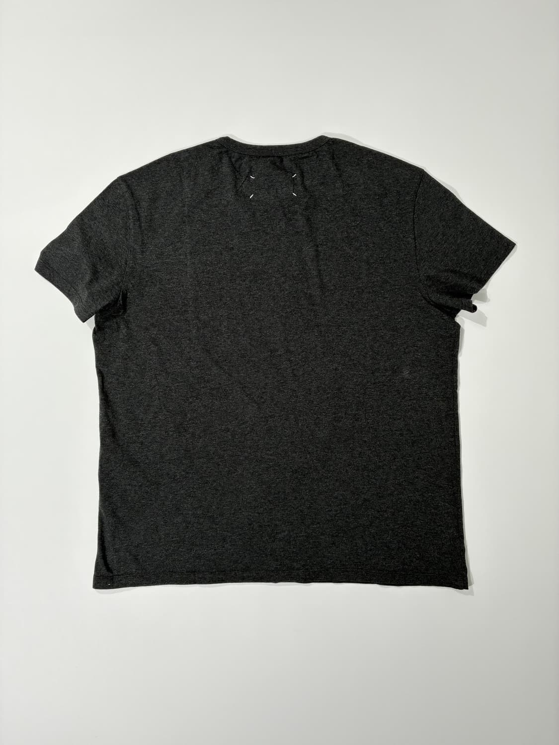 메종 마르지엘라 리버스 로고 티셔츠 차콜 50사이즈 상품이미지3