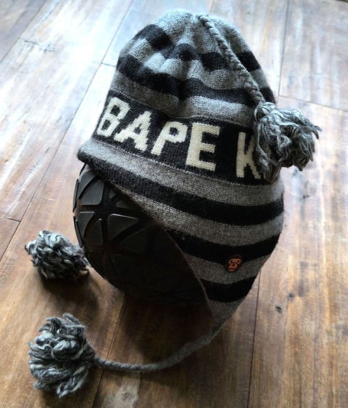 베이프 키즈 그레이 스트라이프 폼폼 비니 상품이미지5