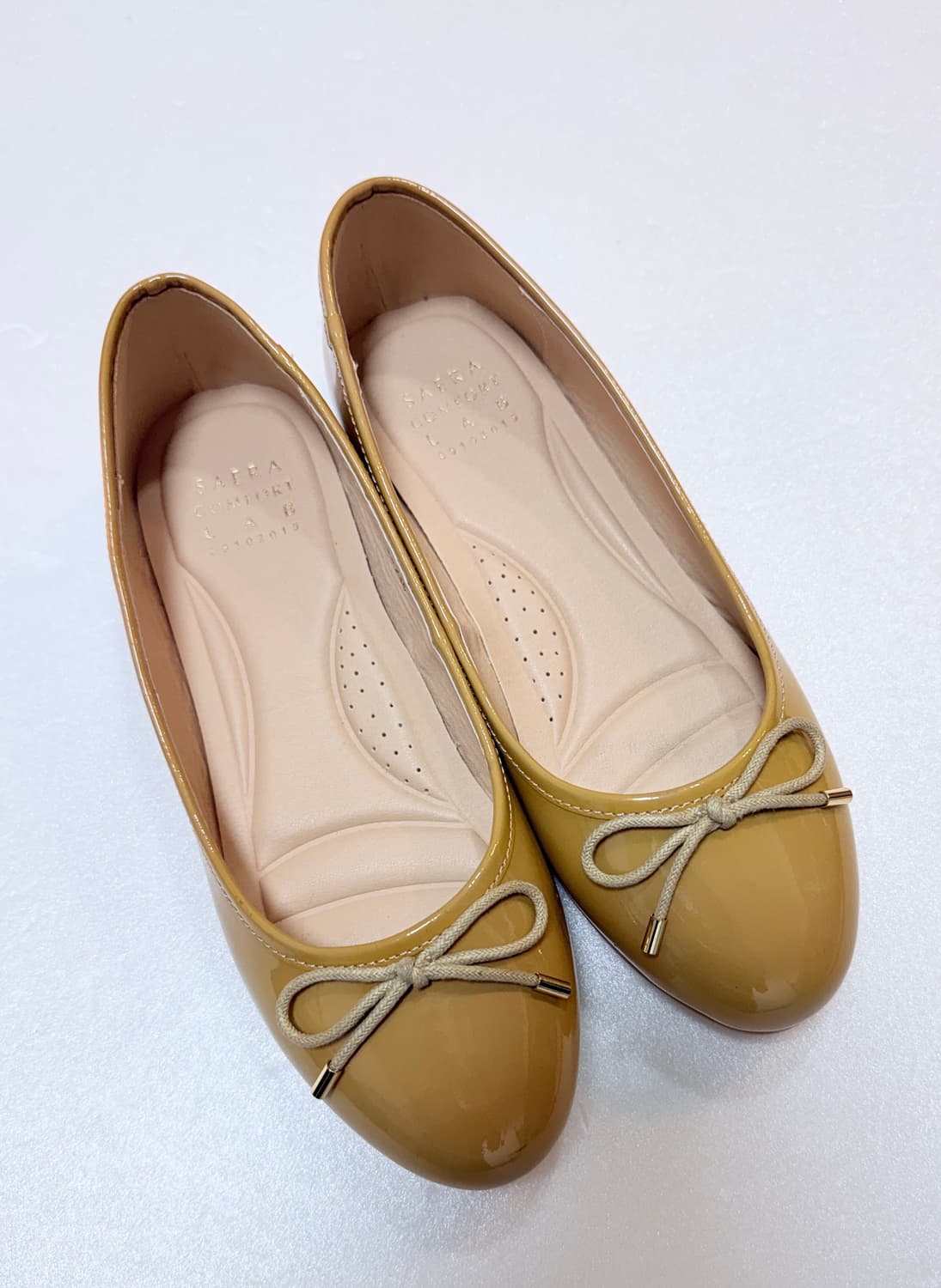 세라 SAERA 에나멜 플랫슈즈 235 상품이미지1