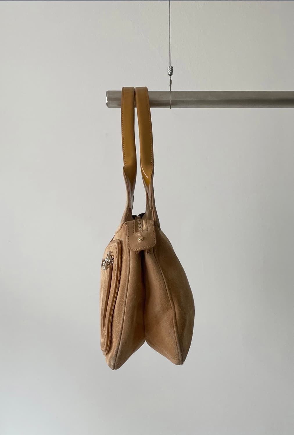 페레가모 스웨이드 핸드백 상품이미지4