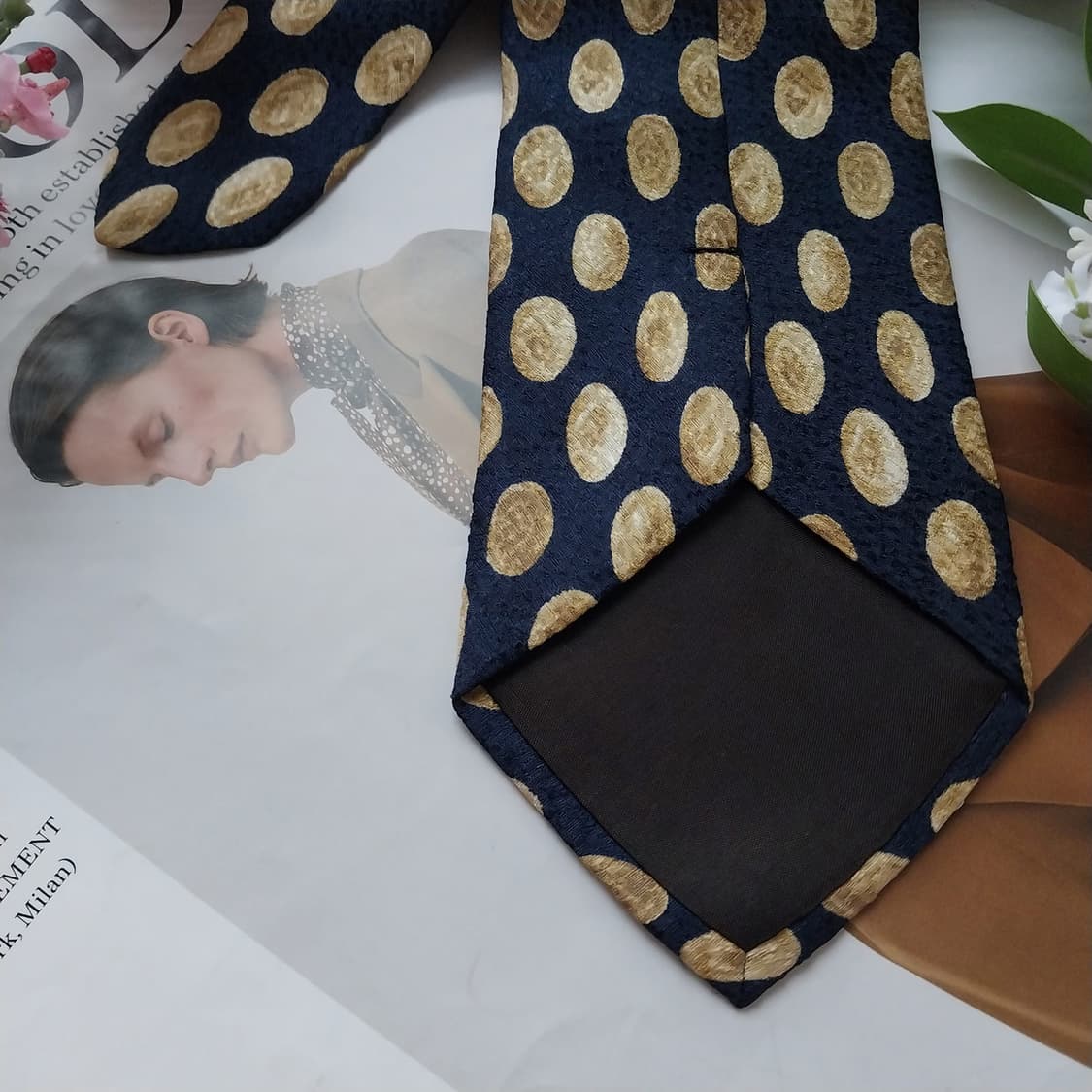 휴고보스 실크 네이비 도트 패턴 넥타이 9.7cm A+등급 K1673
 상품이미지8