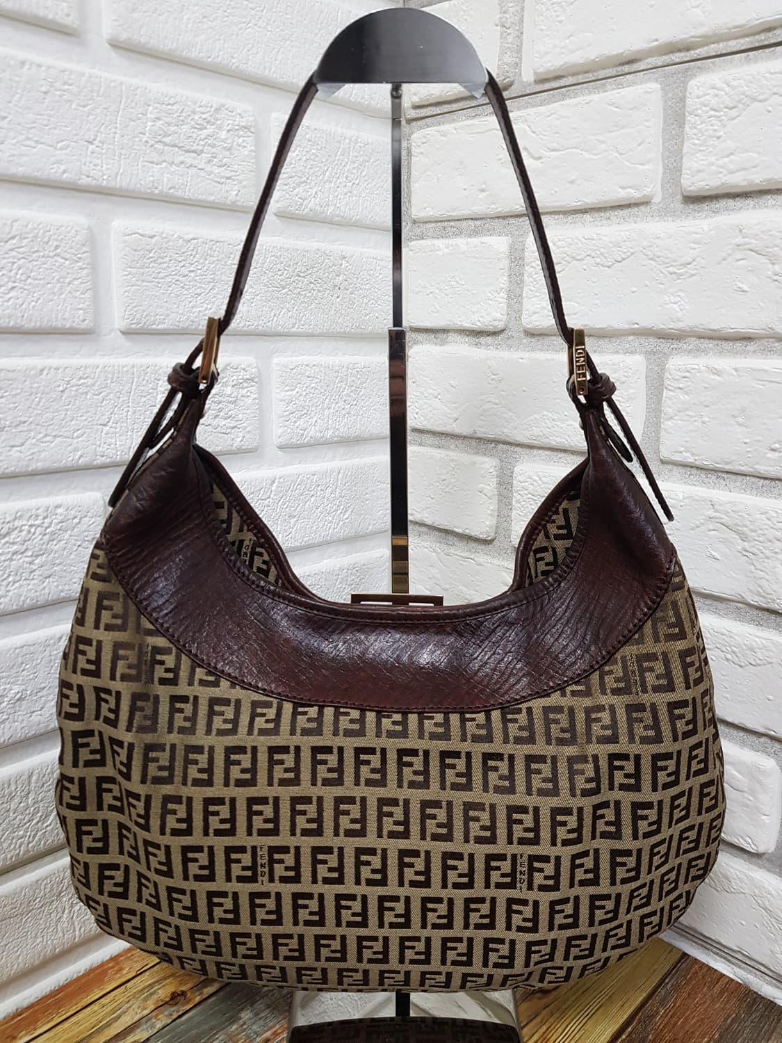 [정품] 펜디 주카 금장 호보백 브라운 상품이미지4